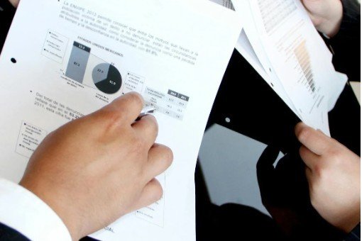 Data-driven paid marketing decisions using analytics, A/B testing, and transparent performance reporting